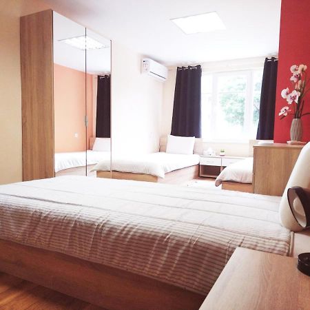Roma Hostel Varna Exterior photo