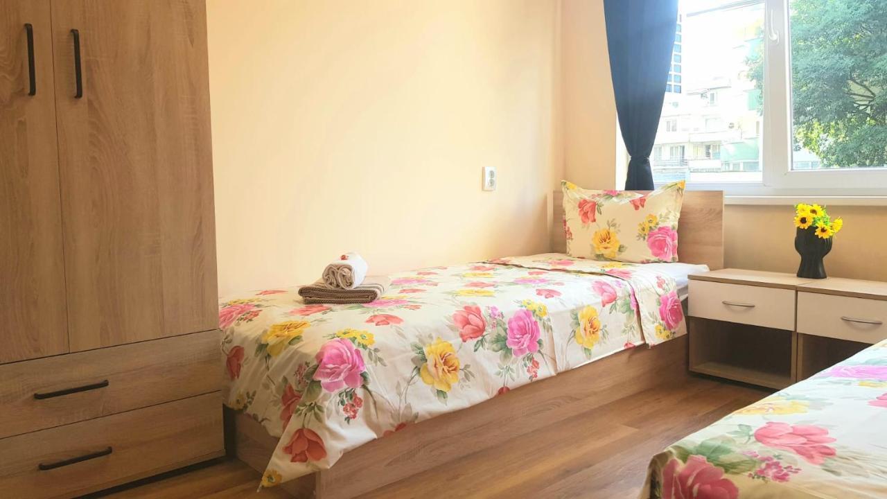 Roma Hostel Varna Exterior photo